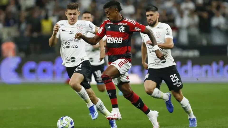 BRASILEIRÃO: Corinthians e Flamengo empataram em 1 a 1 neste sábado