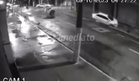 VÍDEO: Carro se parte ao meio após colisão no centro de São Paulo, uma pessoa faleceu