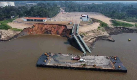 Parte do Novo Porto de Itacoatiara cai no rio após erosão, no Amazonas