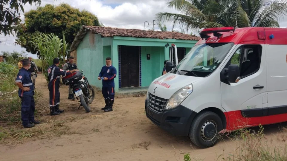 Com ciúmes da esposa, homem mata vizinho a tiros de espingarda