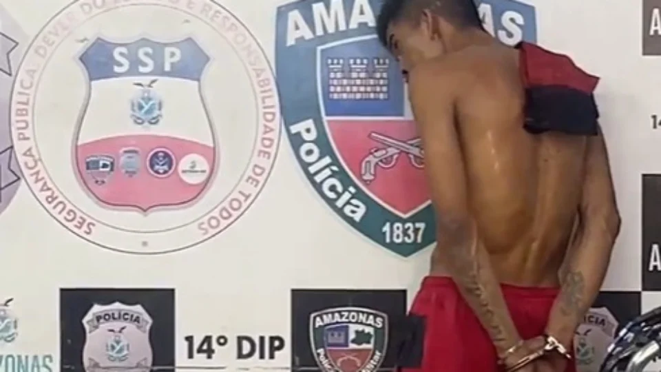 VÍDEO: ‘Ladrão trapalhão’ tropeça durante fuga e é capturado pela própria vítima no Tancredo Neves