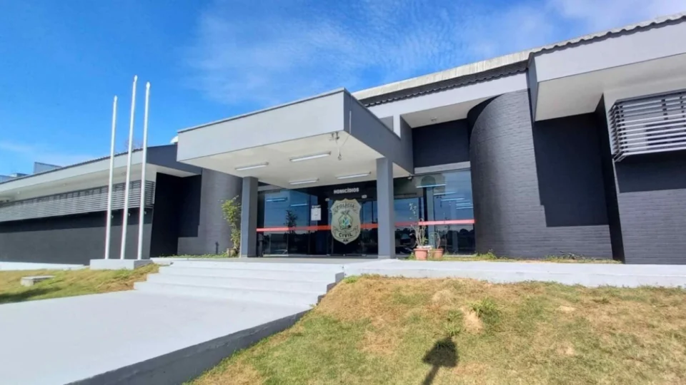 Homem é preso após assassinato de rival em barbearia no Coroado, Manaus