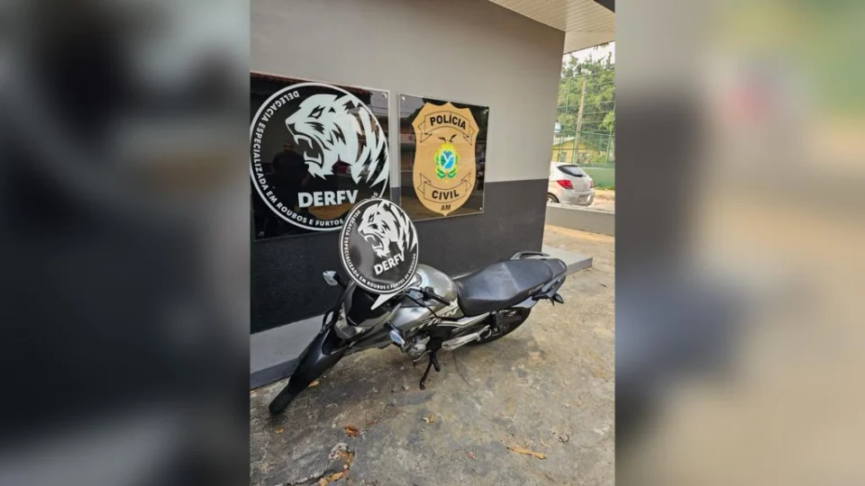 Homem é preso por vender veículos roubados em redes sociais, em Manaus