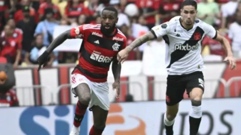 Flamengo vence Vasco e vira vice-líder do Brasileirão