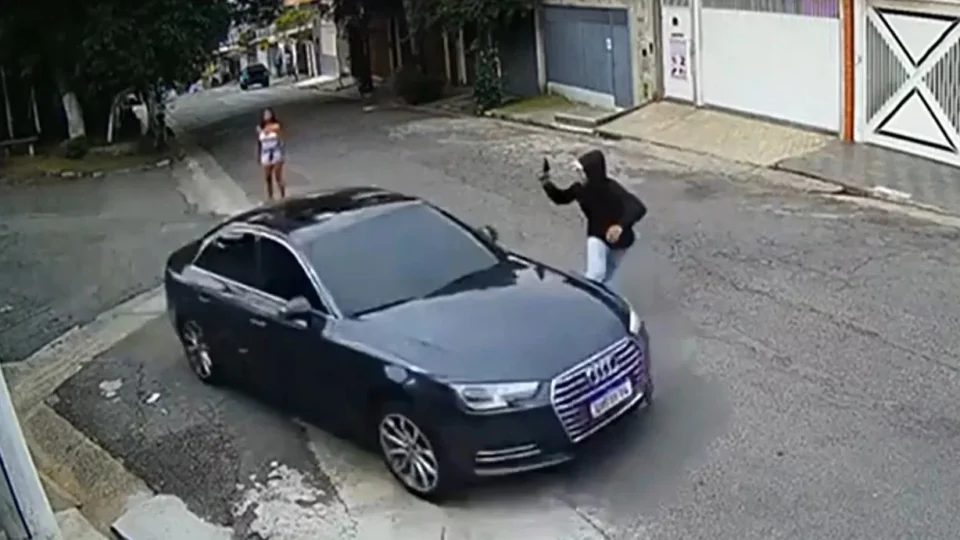 Homem percebe “golpe do amor” e foge de tentativa de sequestro em São Paulo; Veja vídeo