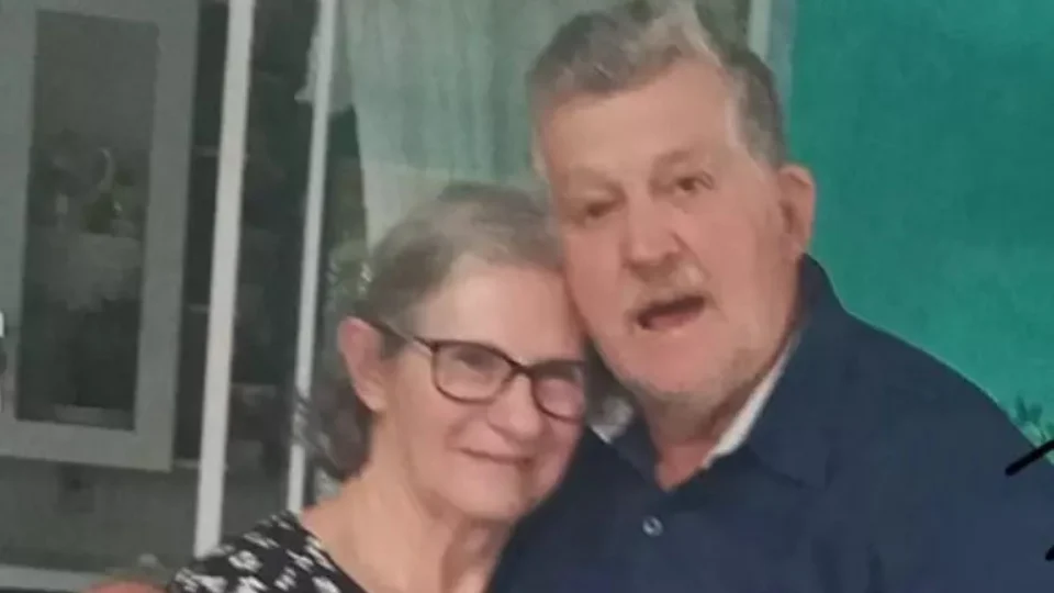 Filho é preso suspeito de matar e enterrar pai e madrasta em quintal