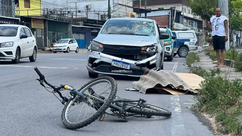 Ciclista é atropelado e morre na Av. Autaz Mirim