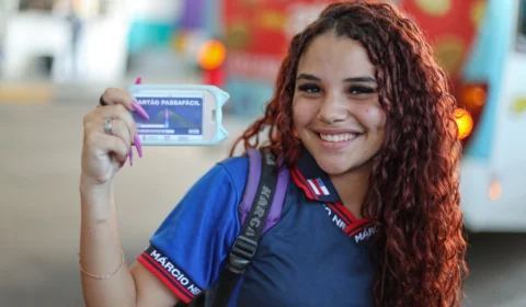 Governo do Amazonas repassa R$20 milhões para garantir passe livre estudantil em Manaus