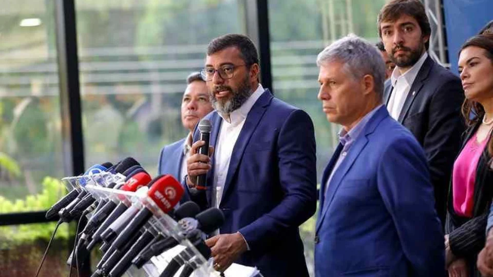 Wilson Lima e ministro Paulo Teixeira assinam acordo de cooperação para ampliar regularização fundiária no Amazonas