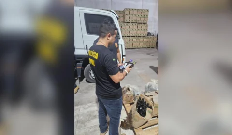 Alimentos vencidos que iriam para Venezuela são aprendidos em Manaus