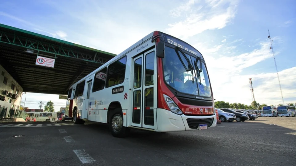 Assaltantes são presos após tocarem terror em ônibus no Novo Aleixo