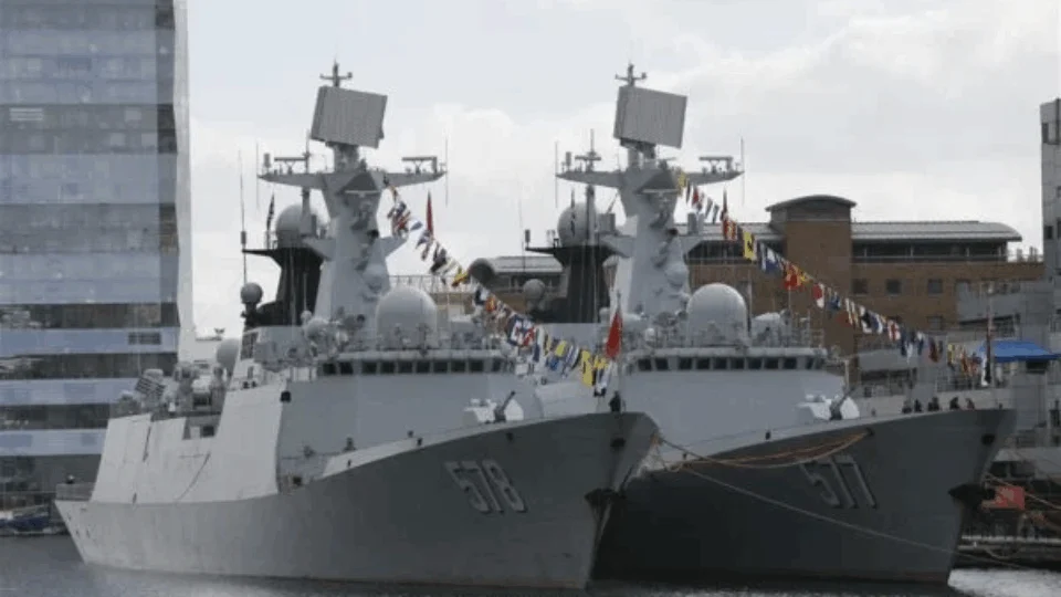 China envia seis navios de guerra para o Oriente Médio em meio a tensões crescentes da guerra entre Israel e Gaza 