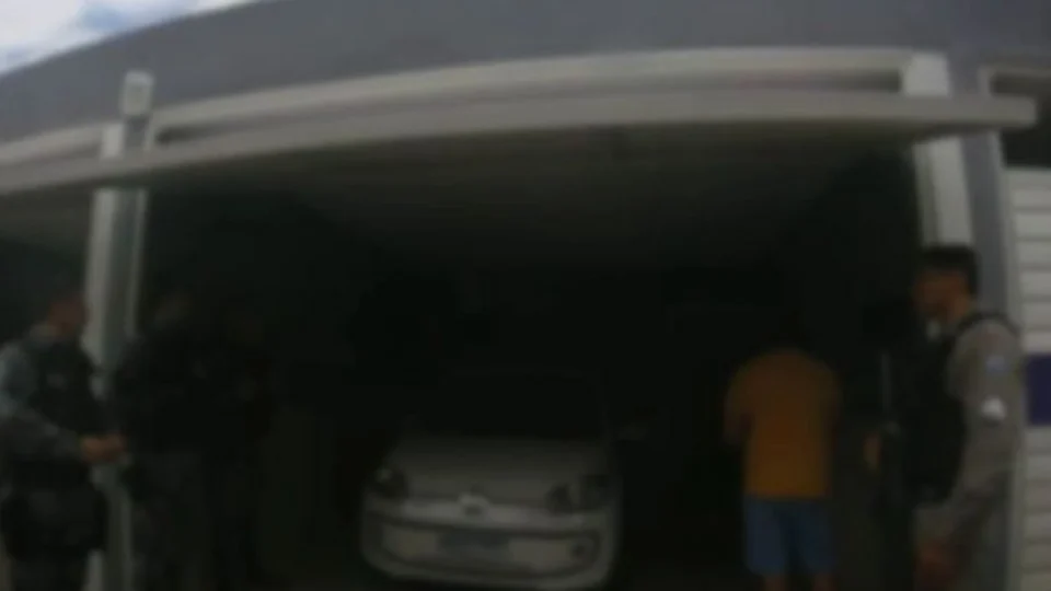 VEJA VÍDEO: marido forja o próprio sequestro para a mulher e vai para motel