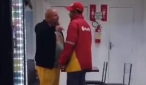 Vídeo: Cliente xinga frentista de ‘neguinho’ e nordestino dos inferno’