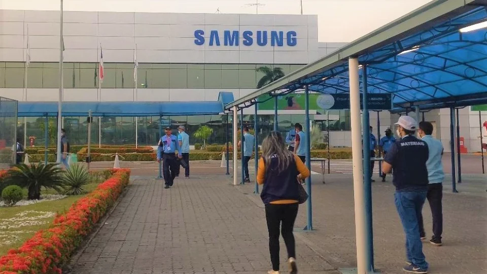 Samsung anuncia férias para 1.500 funcionários em razão da seca no AM