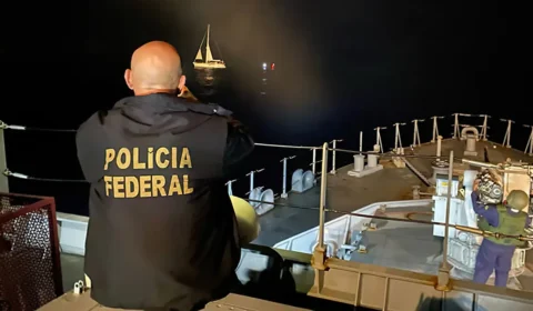 Marinha e PF encontram 2 toneladas de haxixe em veleiro na Bahia