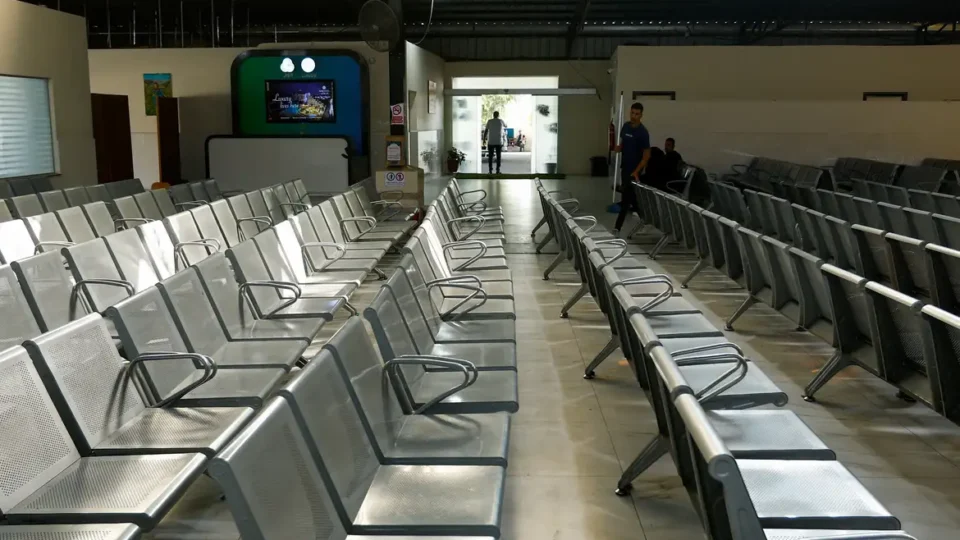 Cerca de mil trabalhadores palestinos regressam à Faixa de Gaza