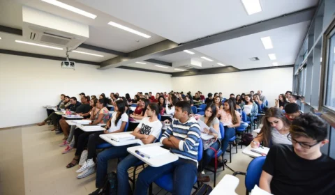 Participantes voltam aos locais de aplicação para 2ª prova do Enem