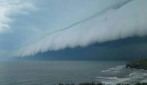 Tsunami meteorológica assusta frequentadores de praia em Santa Catarina
