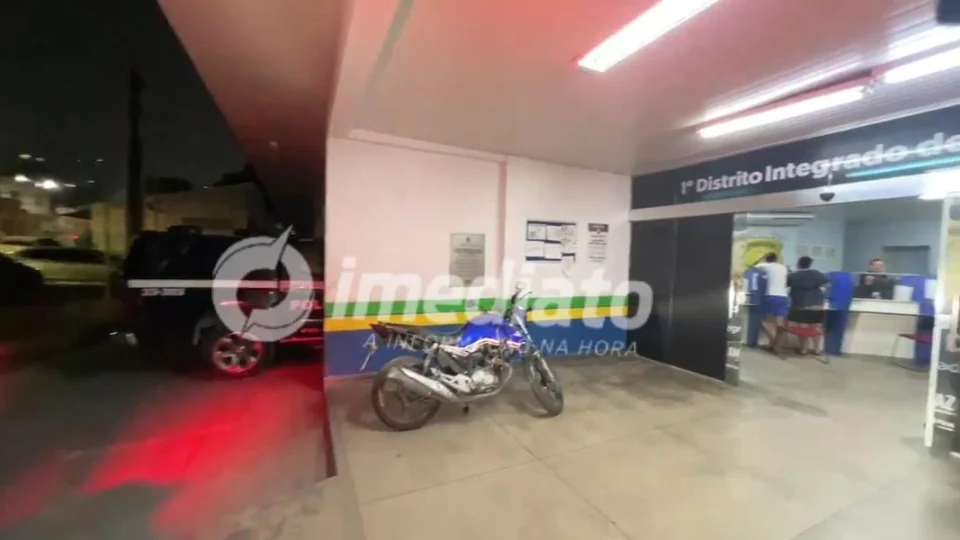 Dupla de assaltantes invade imobiliária e rouba R$ 13 mil, no bairro Parque Dez