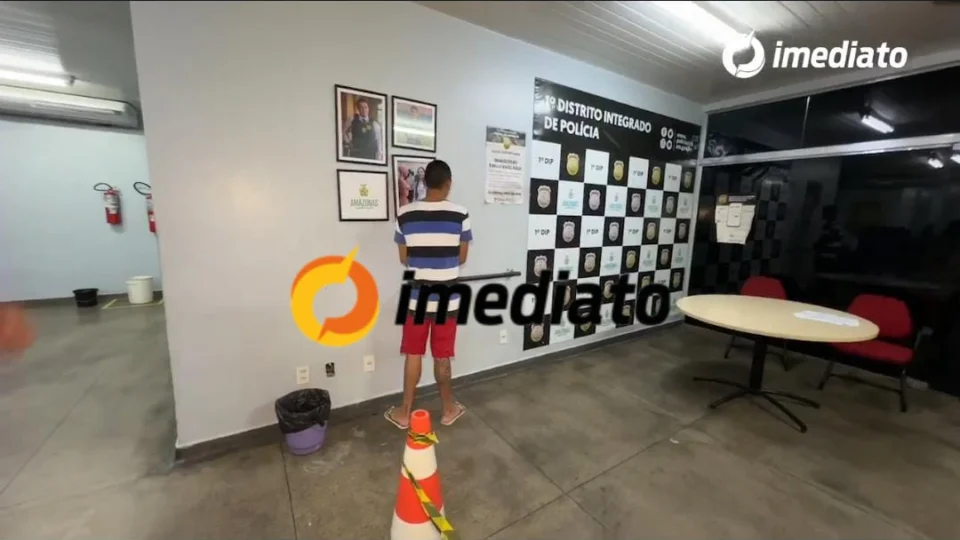 Homem é preso por roubo e aliciamento de menor em Manaus