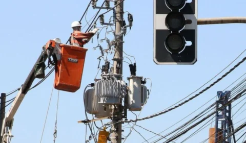 Quatro bairros e um ramal de Manaus devem ficar sem energia elétrica nesta segunda-feira (22)