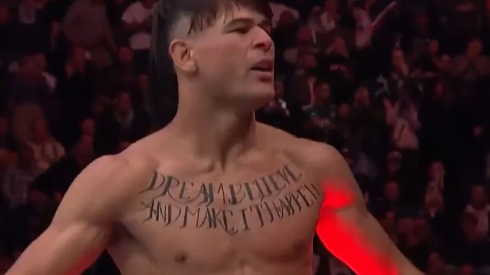 Diego Lopes nocauteia americano no primeiro round e conquista vitória no UFC 295