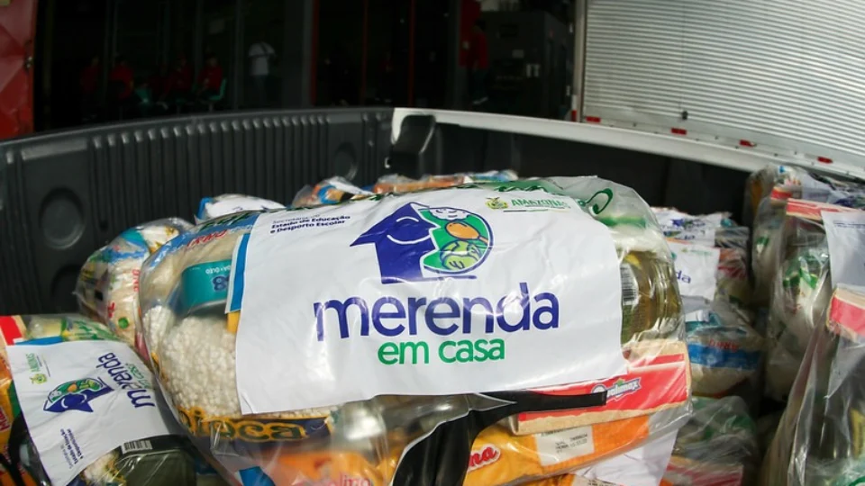 Merenda em Casa: Mais de 5 mil estudantes da rede estadual já receberam os kits do Governo do Amazonas