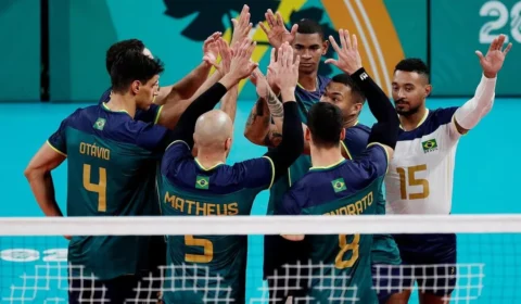 Brasil vence Cuba e avança às semifinais do vôlei masculino
