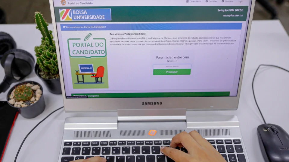 Prazo para inscrição do Bolsa Universidade encerra na manhã desta segunda-feira