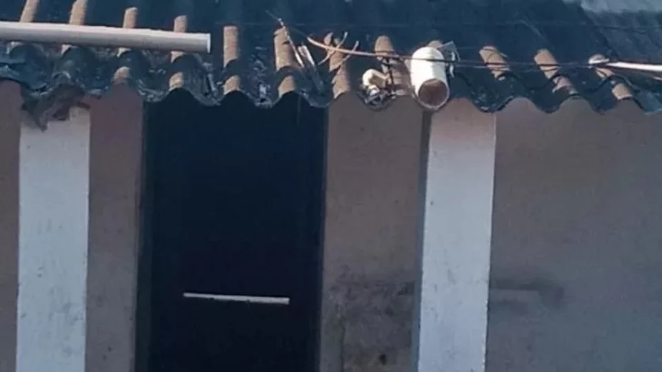 Falsos policiais invadem residência e executam três homens