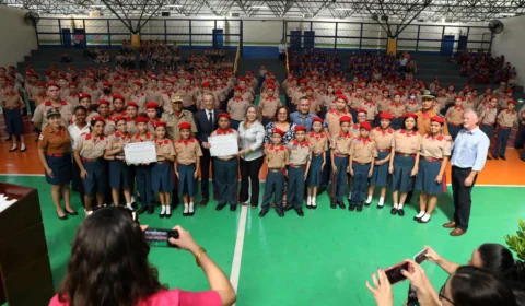 Escola bilíngue da rede estadual recebe o selo Label France Education pela qualidade de ensino da língua francesa
