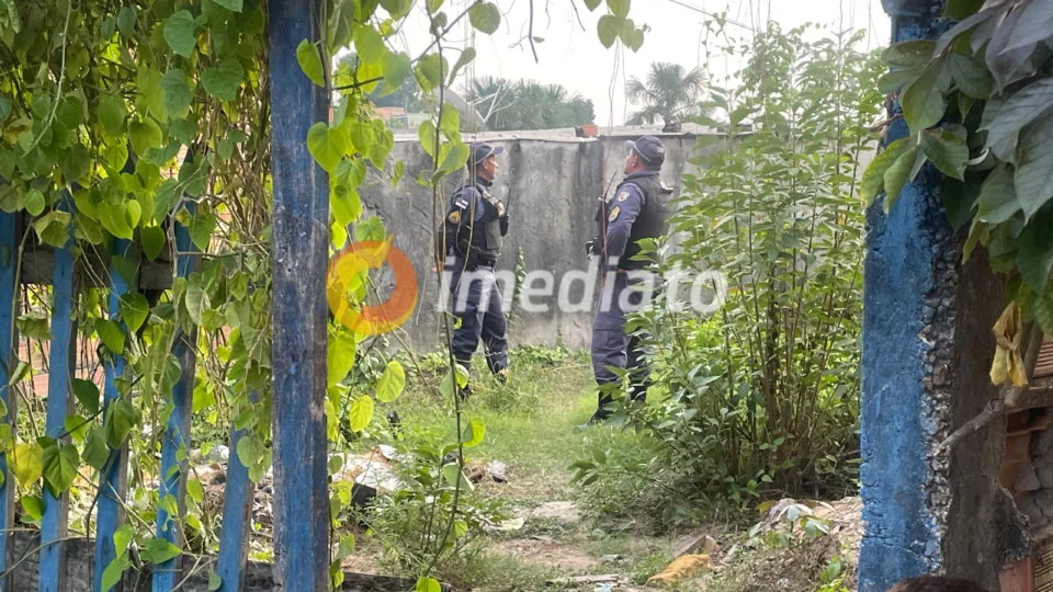 Crianças encontram homem morto dentro de casa abandonada no Monte das Oliveiras
