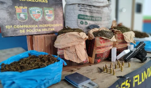 Sacos com maconha, arma e motos são apreendidas pela PM em Maués