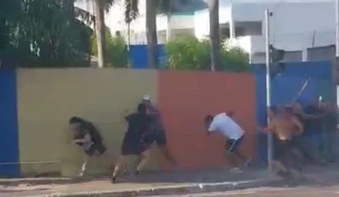 VÍDEO: Grupo se envolve em briga generalizada no Estádio Carlos Zamith em Manaus
