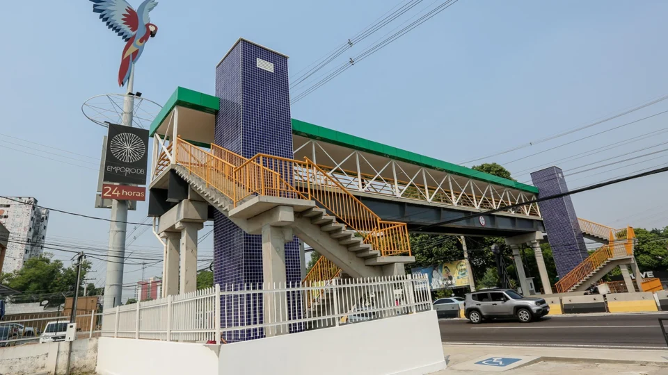 Governo do Amazonas e Prefeitura de Manaus inauguram a passarela da Avenida Ephigênio Sales