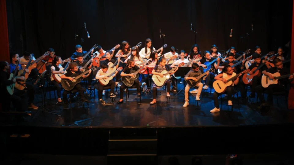 Alunos do curso de música infantil do Liceu Cláudio Santoro realizam mostra de fim de ano