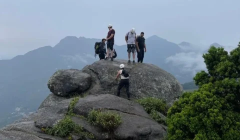 VÍDEO: Turista grava momento em que raio cai e mata guia durante passeio no RJ