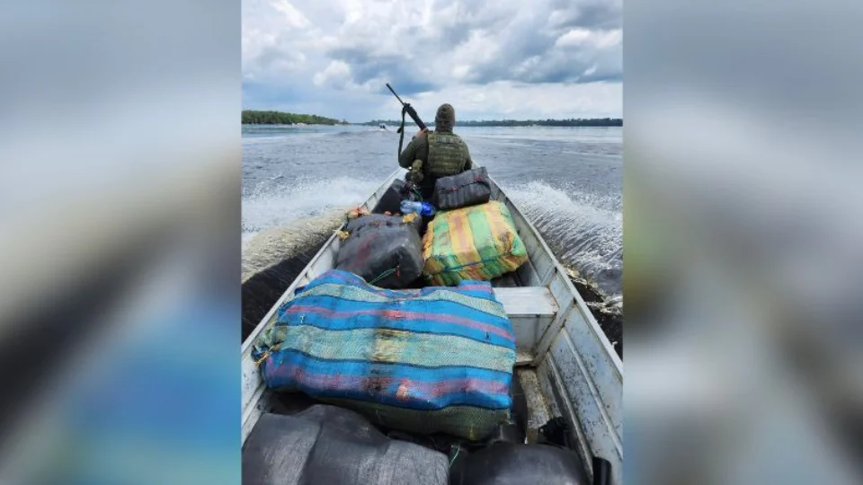 VÍDEO: PM do Amazonas apreende 600kg de maconha em sítio no AM