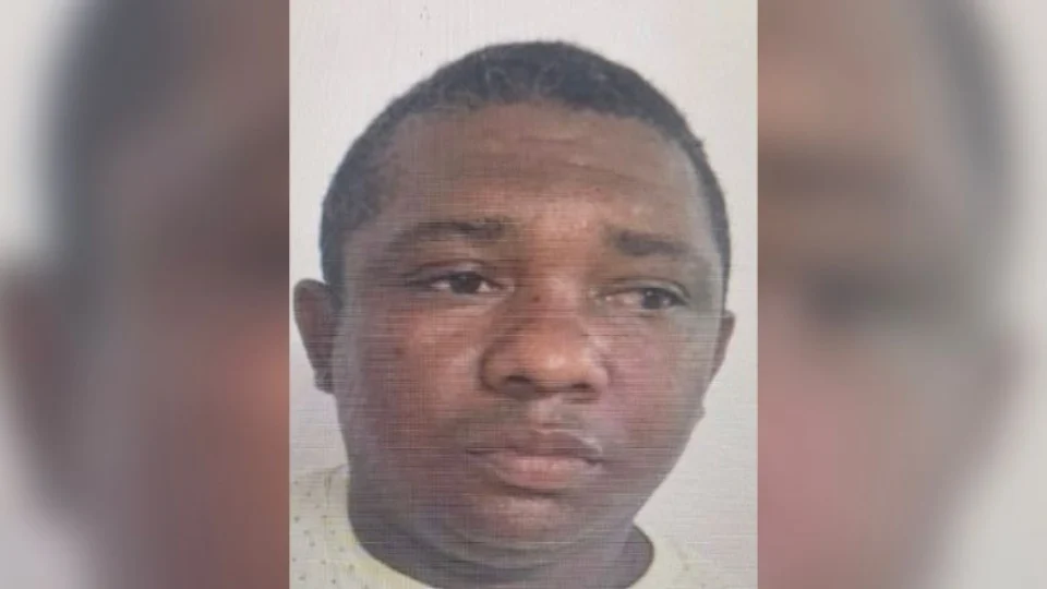 PC-AM busca indivíduo procurado por manter idoso em cárcere privado e extorquir R$ 60 mil de sua conta bancária