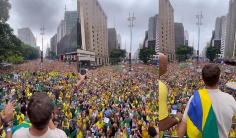 Manifestação de bolsonaristas une milhares de pessoas em São Paulo