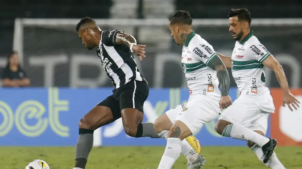 Brasileiro: Botafogo joga contra o Coritiba nesta quarta-feira
