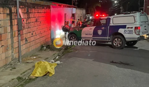 Homem recebe telefonema e é morto ao sair de casa no Nova Cidade