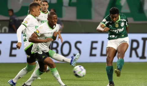Palmeiras goleia América e aumenta vantagem na liderança do Brasileiro