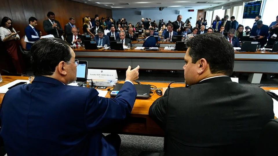 Reforma Tributária é aprovada e segue para o plenário do Senado