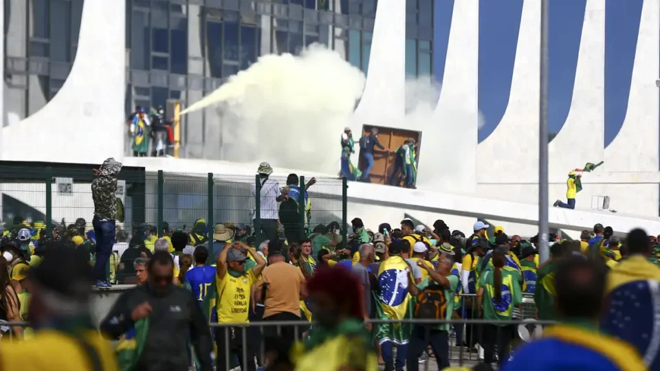 STF define pena de mais cinco réus condenados por atos golpistas
