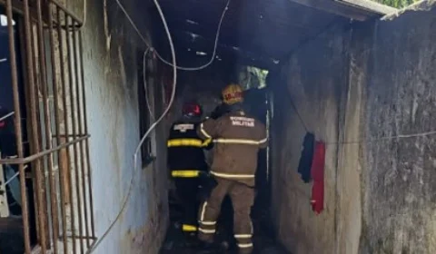 Corpo de homem é encontrado carbonizado dentro de casa