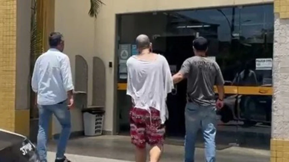 Estudante de matemática tenta matar colega de alojamento em universidade