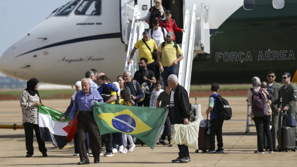 Pela 1ª vez, brasileiros que estavam na Cisjordânia são resgatados