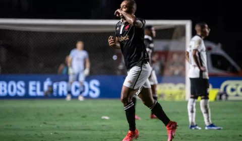 Vasco supera líder Botafogo e sai da zona de rebaixamento